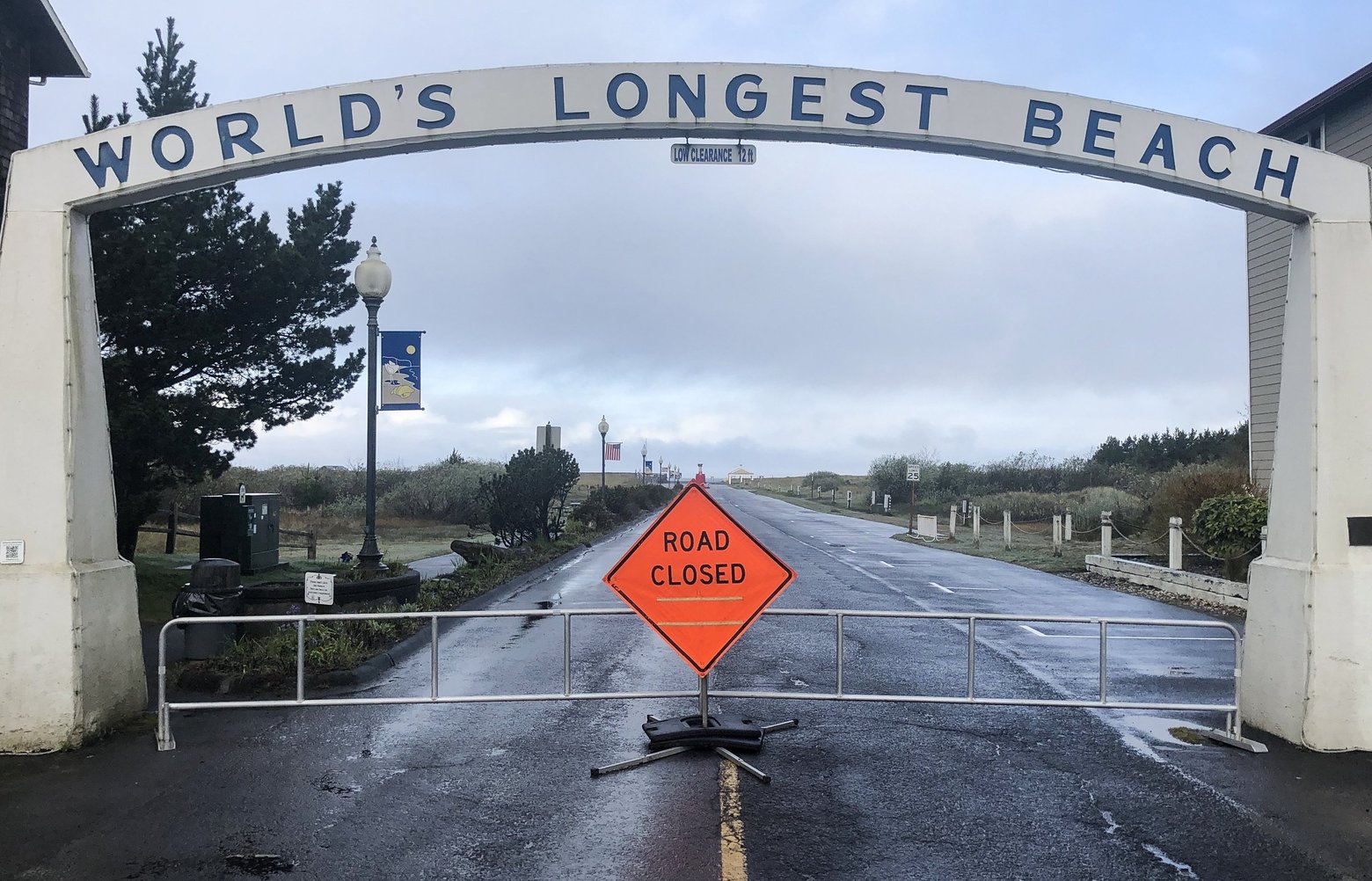 Long Beach Washington is closed during the pandemic