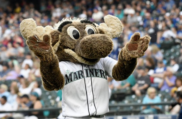 These 25 Beautiful Mariner Moose Cosplayers Took It Too Far… Try Not To Gasp When You See #3